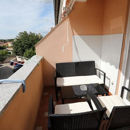 Apartment Loly Medulin Exteriör bild