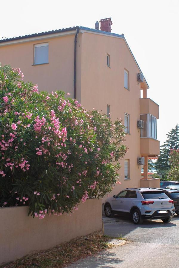 Apartment Loly Medulin Exteriör bild